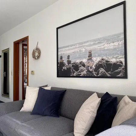 Ferienwohnung-peter-pan-mit-sonnenterrasse-garten-zwischen-strand-wald-wiese-auf-ruegen Gustow (Vorpommern-Rugen)