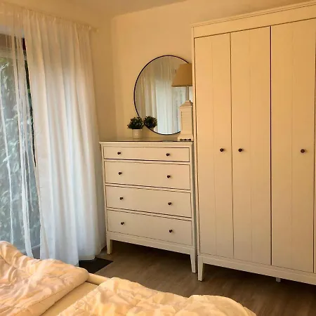 Ferienwohnung-peter-pan-mit-sonnenterrasse-garten-zwischen-strand-wald-wiese-auf-ruegen * Gustow (Vorpommern-Rugen)