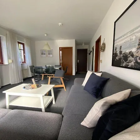 Apartment Ferienwohnung-peter-pan-mit-sonnenterrasse-garten-zwischen-strand-wald-wiese-auf-ruegen Gustow (Vorpommern-Rugen)