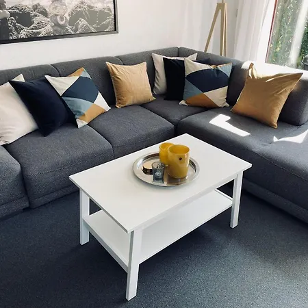 Ferienwohnung-peter-pan-mit-sonnenterrasse-garten-zwischen-strand-wald-wiese-auf-ruegen Gustow (Vorpommern-Rugen)