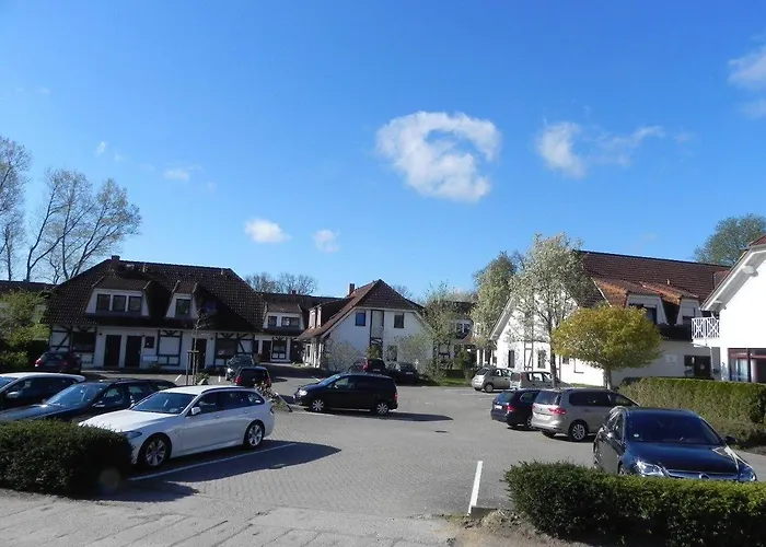 公寓 Ferienwohnung-peter-pan-mit-sonnenterrasse-garten-zwischen-strand-wald-wiese-auf-ruegen