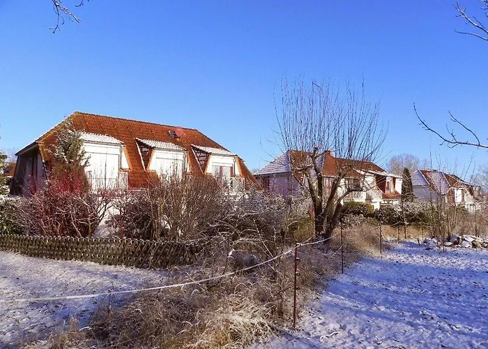 Ferienwohnung-peter-pan-mit-sonnenterrasse-garten-zwischen-strand-wald-wiese-auf-ruegen 公寓 Gustow (Vorpommern-Rugen)